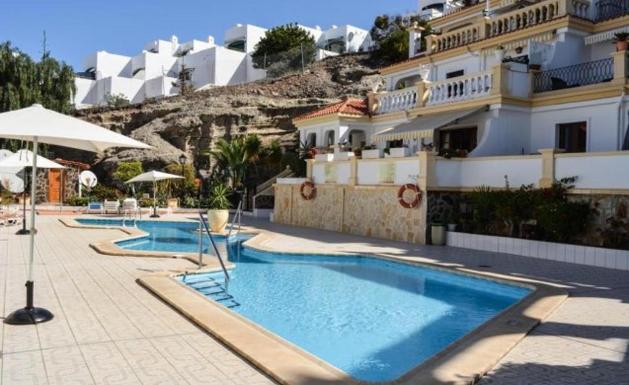 Appartamento With Heating Pool. *
